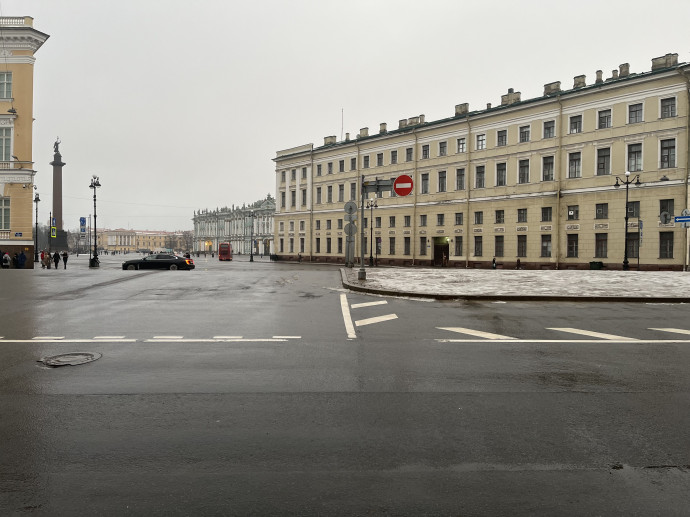 Смотрю через Певческий мост на Дворцовую площадь - 16a9ddb3